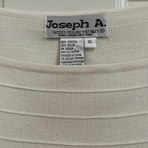 💐SALE💐BEAUTIFUL JOSEPH A CRÈME 3/4 SLEEVE TOP - Picture 3 of 5